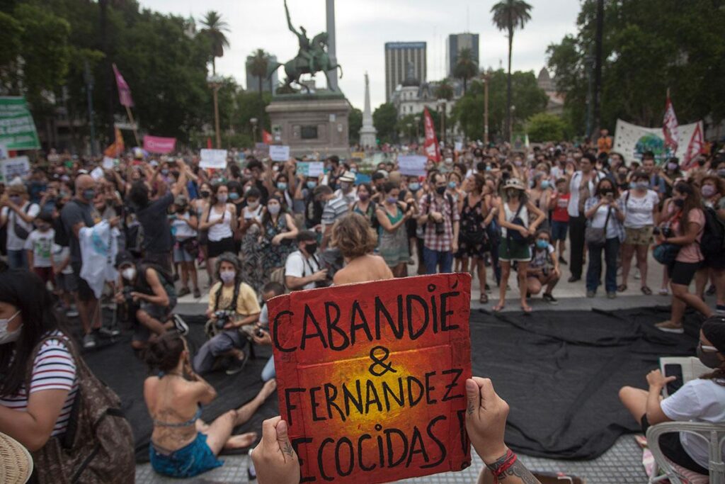 Científicos se pronuncian contra las petroleras en el mar argentino