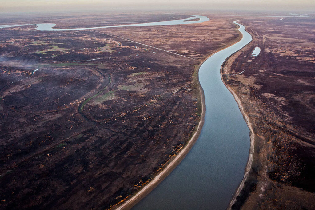 Hidrovía Paraguay-Paraná. Tres décadas de impactos socioambientales y de democracia ausente