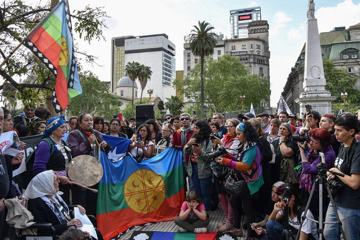 Traslado Mujeres Mapuches desalojo Mascardi