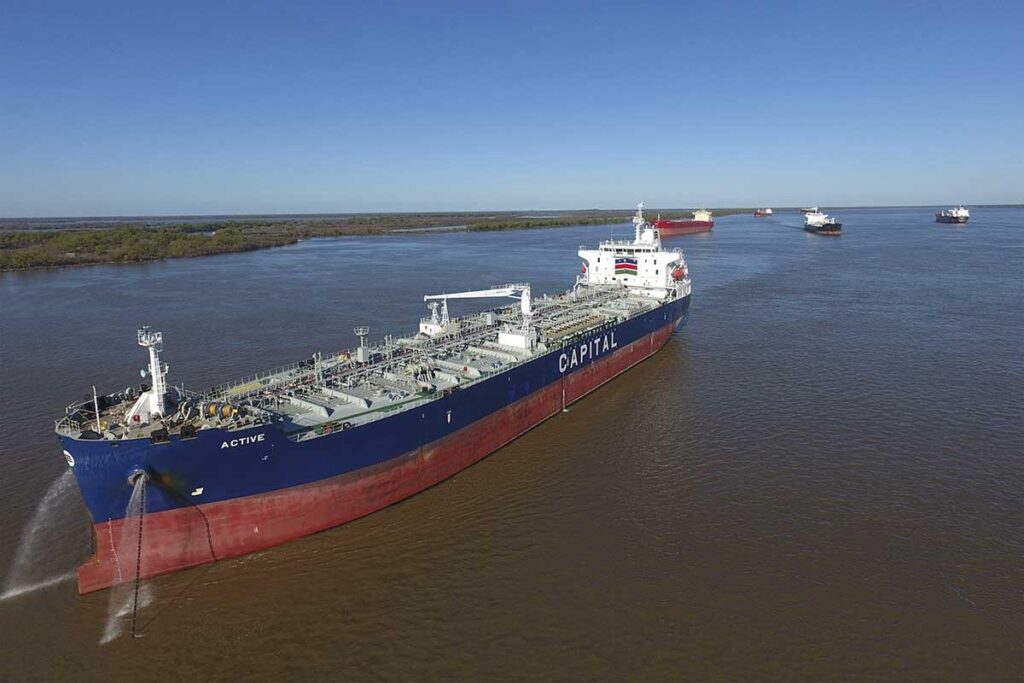 Hidrovía. Las empresas agroexportadoras, nucleadas en la Bolsa de Comercio de Rosario, que controlan nuestro comercio exterior y el proceso licitatorio de la vía troncal del río Paraná, avanzan también en el intento de quedarse con el Belgrano Cargas y la Marina Mercante.