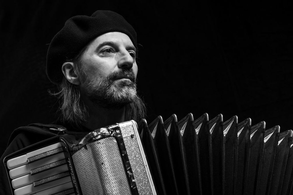 Chango Spasiuk: "Tener ríos y lagos limpios no puede ser considerado un lujo sino un derecho"