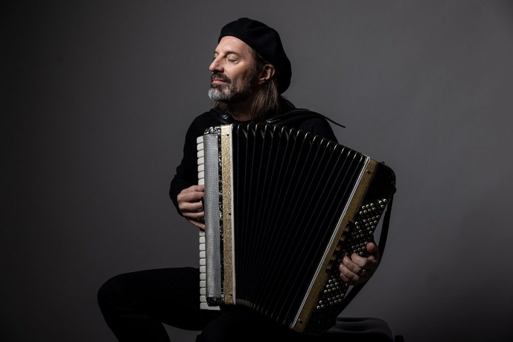 Chango Spasiuk: "Tener ríos y lagos limpios no puede ser considerado un lujo sino un derecho"