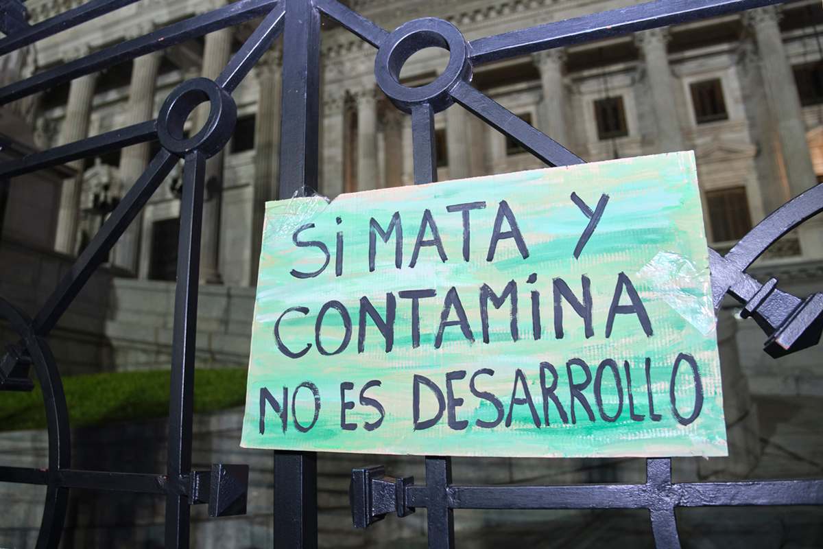 Sed de justicia, democracia extractiva