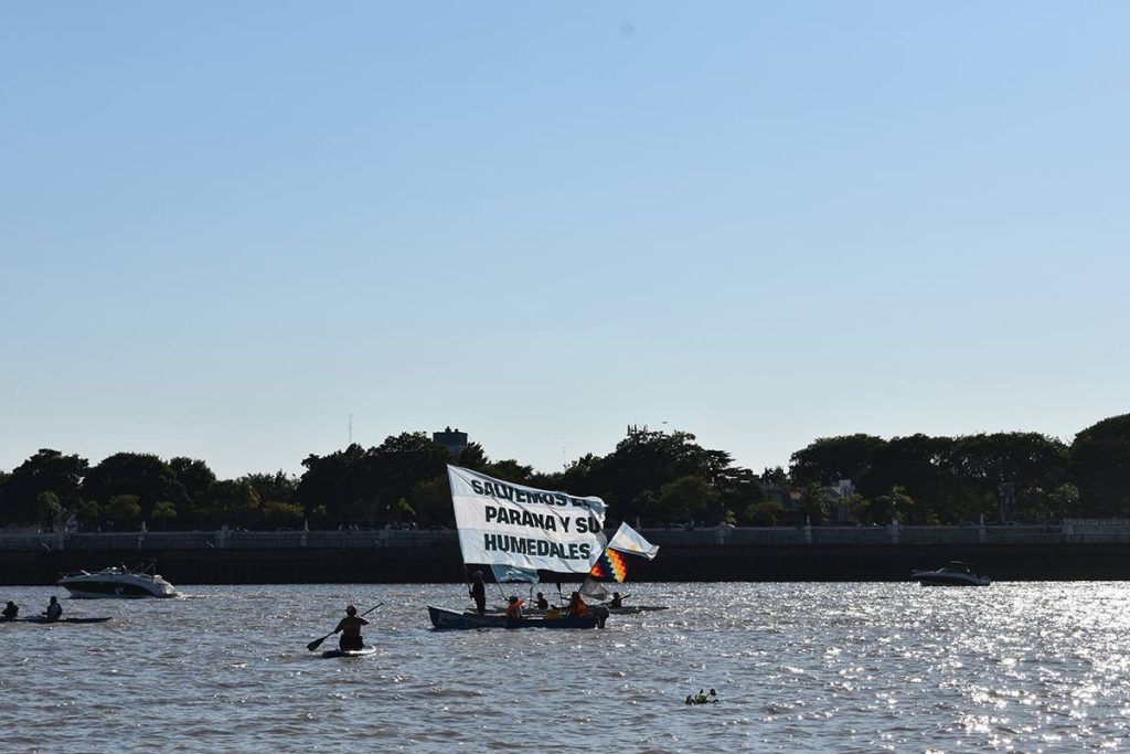 Hidrovía Paraguay - Paraná. Remada 2026