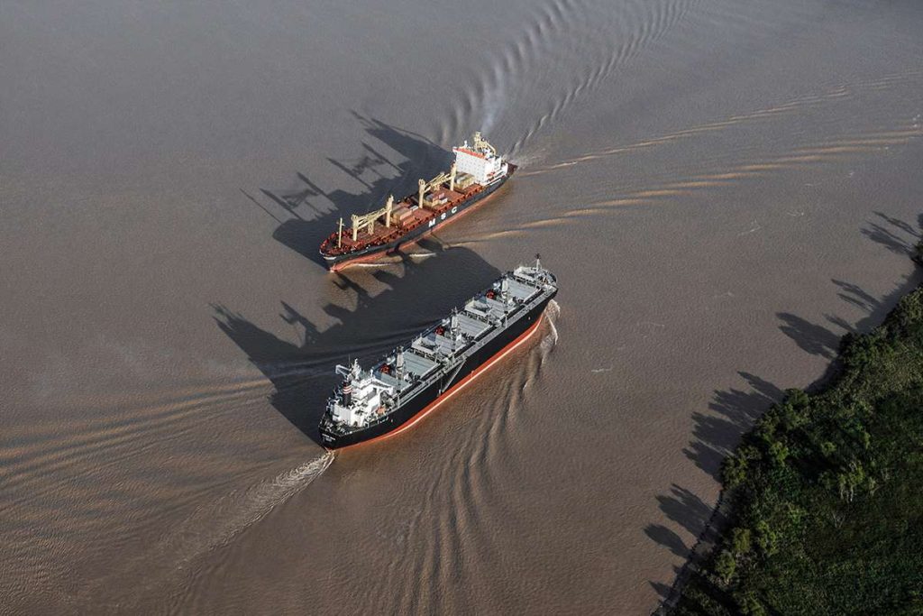 Hidrovía Paraguay - Paraná. Remada 2026