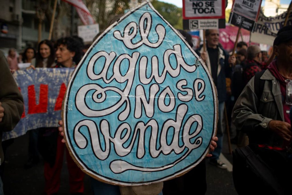 La privatización de AySA es una estafa